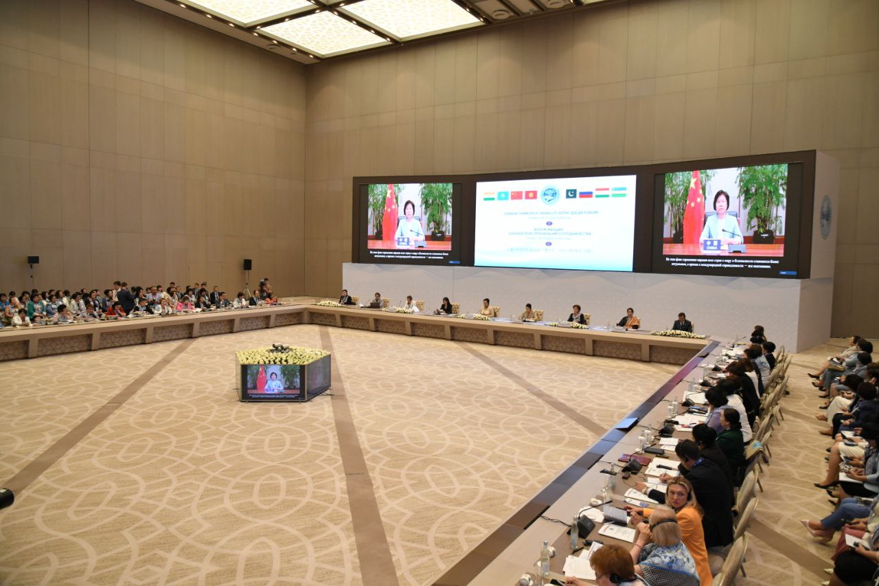 Uy qurilishi ayol jinsiy porno